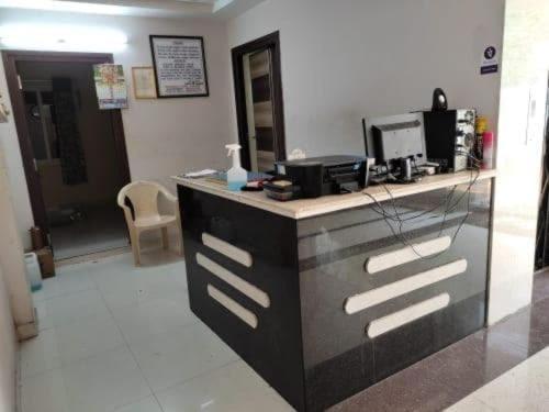 Oyo Flagship 80855 Hotel R Grand Vijayawāda Zewnętrze zdjęcie